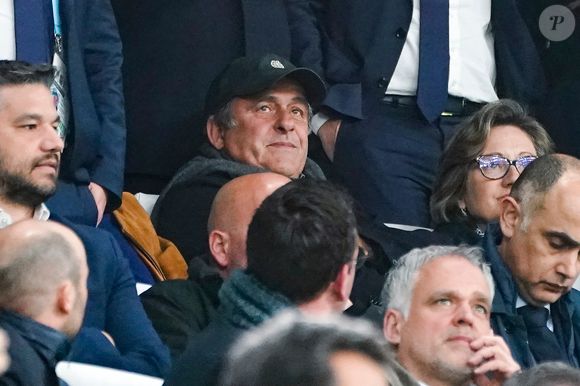 Désormais, la légende du football est installé dans le Sud de la France, du côté de Cassis

Michel Platini en tribunes lors du match d'Europa Ligue 2024 "Marseille - Benfica (1-0 / tab 4-2)" au stade Vélodrome, le 18 avril 2024. © Norbert Scanella/Panoramic/Bestimage