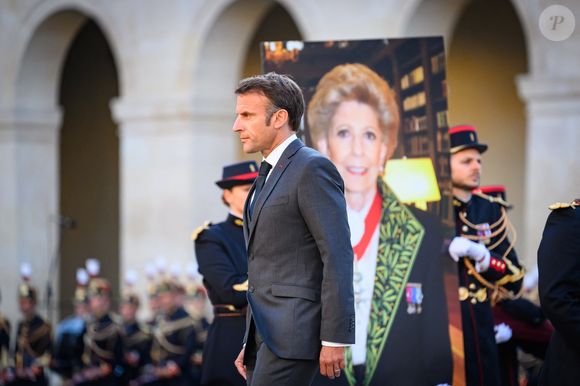 le président Emmanuel Macron, - Hommage national à Hélène Carrère d'Encausse aux Invalides à Paris le 3 octobre 2023.

© Eric Tschaen / Pool / Bestimage
