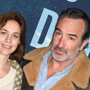 Jean Dujardin et sa compagne Nathalie Péchalat à la première du film "Les gardiennes de la planète" au cinéma Pathé Wepler à Paris, France, le 12 février 2023. © Coadic Guirezc/Bestimage