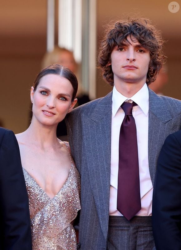 Adèle Simphal, Vassili Schneider, lors de la montée des marches du film « Le comte de Monte-Cristo » lors du 77ème Festival International du Film de Cannes, au Palais des Festivals à Cannes, le 22 mai 2024.