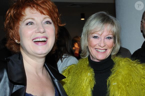 L'actrice française Véronique Genest célèbre la générale de sa pièce "Madame Butterfly" avec Evelyne Leclercq à la Gaite Montparnasse à Paris, France, le 28 janvier 2009. Photo par Helder Januario/ABACAPRESS.COM