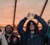 La ville de Dieppe a rendu un dernier hommage à Naâman.
La famille du chanteur - Hommage au chanteur de reggae dieppois Naâman (Martin Mussard), décédé d'une tumeur au cerveau à 34 ans, sur la place rebaptisée à son nom à Dieppe
© Florian Savina / Bestimage