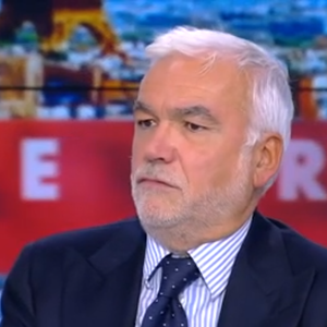 Pascal Praud dans L'Heure des Pros sur CNews