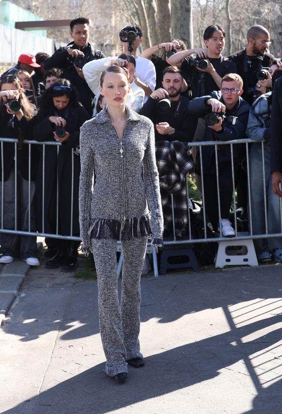 Meredith Duxbury aux arrivées au défilé Rabanne Mode Collection Prêt-à-Porter Automne/Hiver 2025-2026 lors de la Fashion Week de Paris (PFW) au siège de l'Unesco, à Paris, France, le 6 mars 2025. © Denis Guignebourg/Bestimage