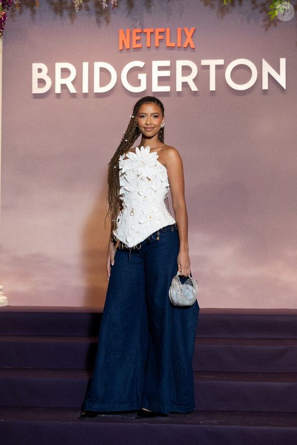 "Toute insinuation contraire est fausse et profondément blessante", a-t-elle écrit.

Flora Coquerel (Miss France 2014) - Photocall de l'avant-première mondiale parisienne de la saison 4 Netflix de "Bridgerton" au Palais Brongniart à Paris, France, le 14 janvier 2026. © Cyril Moreau/Bestimage