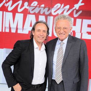 Exclusif - Nelson Monfort et Philippe Candeloro - Enregistrement de l'émission "Vivement dimanche" au studio Gabriel, présentée par M.Drucker, et diffusée sur France 3 le 22 juin 2025.
© Guillaume Gaffiot / Bestimage