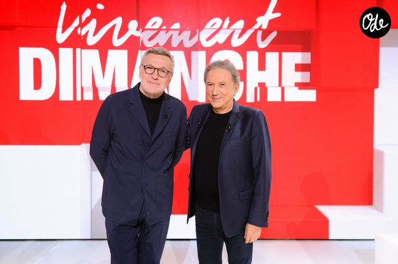 Laurent Ruquier et Michel Drucker enregistrent l'émission "Vivement Dimanche" au Studio Gabriel à Paris, France, le 1er octobre 2024.

© Guillaume Gaffiot/Bestimage