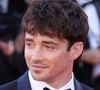 La boutique officielle de Charles Leclerc propose aujourd’hui une sélection pensée comme un véritable vestiaire autour de son nom. 

Charles Leclerc et sa femme Alexandra (Saint Mleux) - Montée des marches du film "La vie d'une femme" lors du 79ème Festival International du Film de Cannes, le 14 mai 2026. © Denis Guignebourg/Bestimage