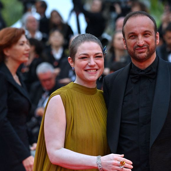 Emilie Dequenne et Michel Ferracci assistent au tapis rouge de la cérémonie d'ouverture de la projection du film Le Deuxième Acte lors de la 77e édition du Festival de Cannes au Palais des Festivals le 14 mai 2024 à Cannes, France. Photo by Franck Castel/ABACAPRESS.COM