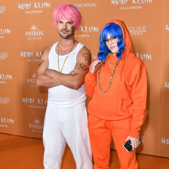 Taylor Lautner and Taylor Dome - Les célébrités à la soirée d'Halloween d'Heidi Klum au club Marquee à New York, le 31 octobre 2023. 

Photo : STARMAX / BESTIMAGE