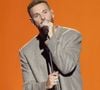 Le voyage se déroulera au Québec. 

Matt Pokora pour les surprises lors de l'enregistrement de l'émission "La Boîte à secrets", présentée par Faustine Bollaert et diffusée le 17 octobre sur France 3, dans les studios du Lendit à Saint-Denis, France. © Cyril Moreau/Bestimage