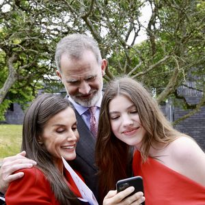 Le roi Felipe VI et la reine Letizia d'Espagne accompagnent l'infante Sofia lors de sa remise de diplômes à l'UWC Atlantic College le 24 mai 2025

Casa SM El Rey/Agence-Bestimage