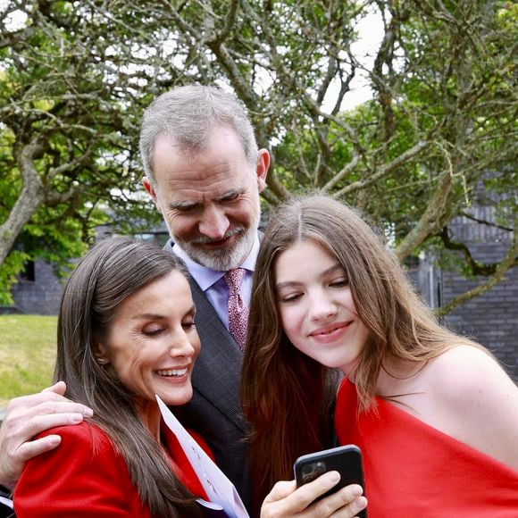 Le roi Felipe VI et la reine Letizia d'Espagne accompagnent l'infante Sofia lors de sa remise de diplômes à l'UWC Atlantic College le 24 mai 2025

Casa SM El Rey/Agence-Bestimage