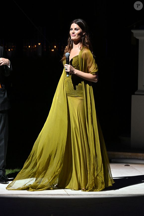 Exclusif - Isabeli Fontana - Dîner de charité "Knights of Charity" au Château de la Croix des Gardes à Cannes le 20 mai 2026. © Bruno Bebert / Bestimage
