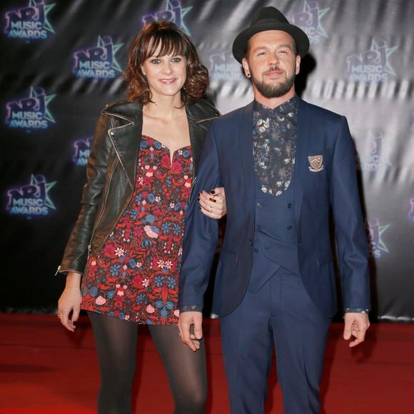 Claudio Capéo et sa compagne lors de la 18ème cérémonie des "NRJ Music Awards" au Palais des Festivals à Cannes, le 12 novembre 2016. © Christophe Aubert via Bestimage