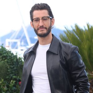 Le comédien avait raconté avoir immédiatement eu "le coup de foudre amoureux" en la découvrant pour la première fois.

Pierre Niney - Photocall du film "Histoires Parallèles" lors du 79ème Festival International du Film de Cannes, le 15 mai 2026. © Denis Guignebourg /Bestimage