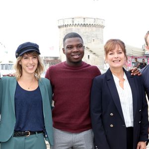 Simon Ehrlacher, Léa François, Boubacar Kabo, Cécilia Hornus, Théo Bertrand au photocall de la série "Plus belle la vie" lors de la 23ème édition du Festival de la Fiction tv de la Rochelle 2021, à La Rochelle, France, le 18 septembre 2021. © Jean-Marc LHomer/Bestimage