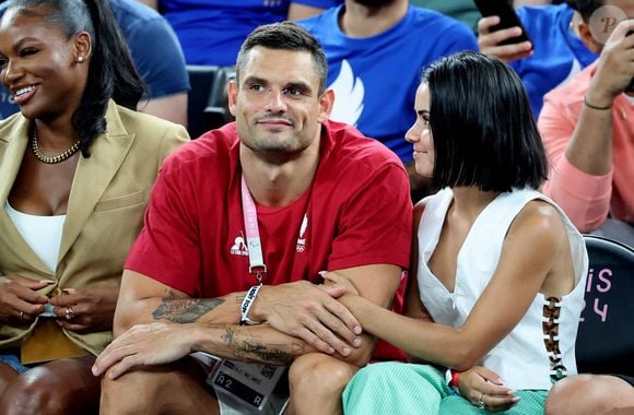 Entre exercices de poids du corps, utilisation de kettlebells et machines de la salle de sport, Lola Dumenil ne se ménage pas

Florent Manaudou et sa compagne Lola Duménil - Les célébrités assistent à la victoire de l'équipe de France de basket face au Canada (82-73) lors des Jeux Olympiques de Paris2024, le 6 août 2024. © Jacovides-Perusseau / Bestimage