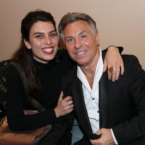 Roberto Alagna dans sa loge avec sa fille aînée Orlena - Roberto Alagna & l’Orchestre Colonne en Concert Salle Gaveau à Paris, France, le 15 mars 2026. © Bertrand Rindoff / Bestimage