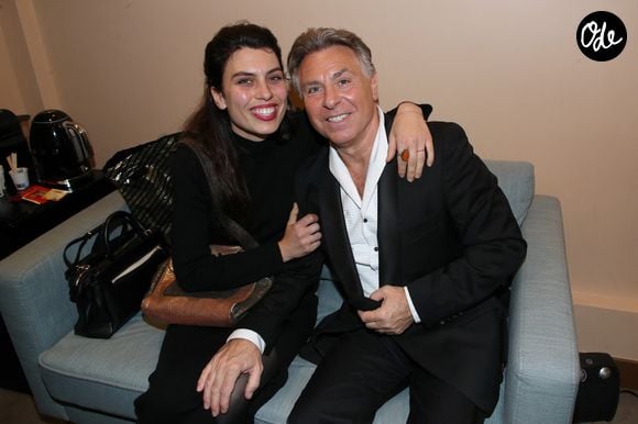 Roberto Alagna dans sa loge avec sa fille aînée Orlena - Roberto Alagna & l’Orchestre Colonne en Concert Salle Gaveau à Paris, France, le 15 mars 2026. © Bertrand Rindoff / Bestimage