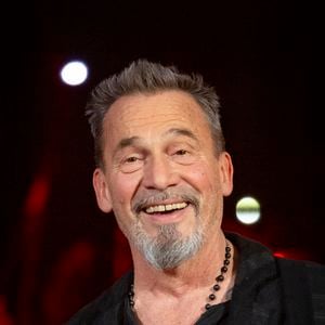 “On parlait beaucoup”, confie-t-elle, évoquant leur lien sincère.

Florent Pagny lors de l'enregistrement de l'émission "L'anniversaire secret" à Paris. Le 7 novembre 2023. Photo par Cyril Moreau / Bestimage