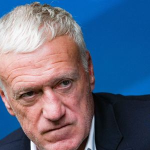 Très ému au moment de tourner la page, l'ancien capitaine des champions du monde 1998 a tenu à rappeler que ce départ était avant tout le sien

Didier Deschamps, entraîneur de l'équipe de France, observe le match de la finale pour la troisième place de la Coupe du Monde de la FIFA 2026 entre la France et l'Angleterre au Miami Stadium, à Miami Gardens, le 18 juillet 2026. © SPP/ Psnewz / Bestimage
