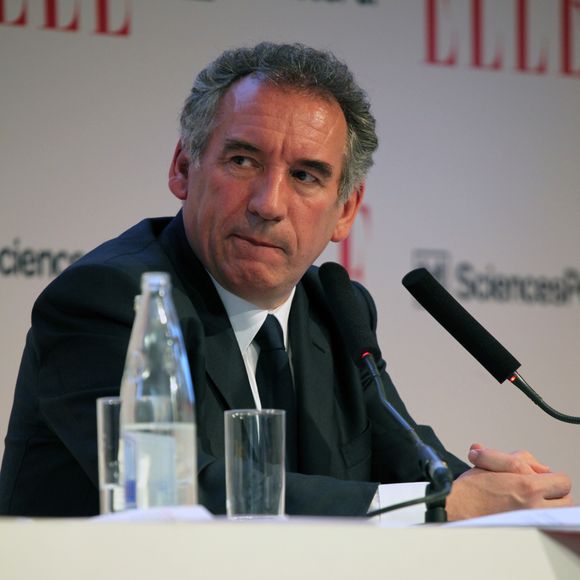 à l'occasion d'une conférence organisée par le magazine féminin. Il y faisait état du physique des femmes qui justifiait le fait qu'elle ne veuille pas aller nager à la piscine avec des hommes.

François Bayrou au Forum'Elles en 2012 à Science Po Paris