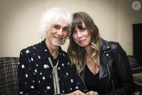Et Lætitia Bertignac n'est pas avare en photos de sa petite famille, plus le grand bonheur des fans de son célèbre époux !

Exclusif - Louis Bertignac et son épouse Laetitia - Backstage du concert au Trianon Paris et diffusé en direct sur Olympia TV, à Paris, France, le 18 janvier 2025. © Jack Tribeca/Bestimage