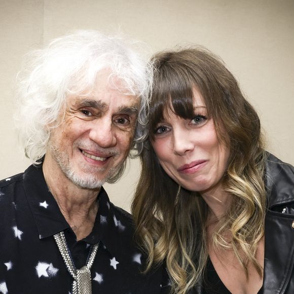 Et Lætitia Bertignac n'est pas avare en photos de sa petite famille, plus le grand bonheur des fans de son célèbre époux !

Exclusif - Louis Bertignac et son épouse Laetitia - Backstage du concert au Trianon Paris et diffusé en direct sur Olympia TV, à Paris, France, le 18 janvier 2025. © Jack Tribeca/Bestimage