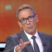 "Il faudrait un médecin !" : Le direct de Julien Courbet arrêté d'un coup, un intervenant est tombé au sol