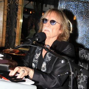 Exclusif - Le chanteur Christophe (Daniel Bevilacqua) - Le Prix Le Vaudeville 2019 (ancien prix de la Coupole) dans la brasserie Vaudeville à Paris, France, le 12 juin 2019. BALDINI / BESTIMAGE