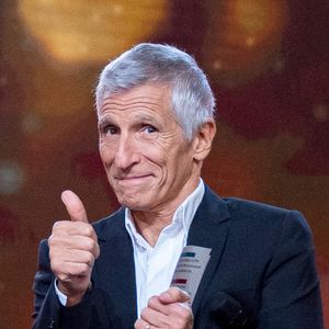 Dans "N'oubliez pas les paroles", Nagui s'entoure d'une grande équipe aux missions variées et toutes aussi importantes.

Exclusif - Nagui sur le plateau de l’émission “Unis pour Mayotte” diffusée en direct sur France 2, qui a permis de récolter plus de 5 millions de dons.

© Pierre Perusseau / Bestimage