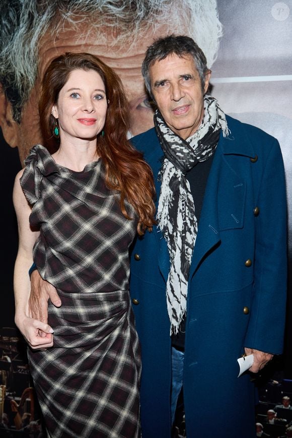 Exclusif - Julien Clerc et sa femme Hélène Grémillon - Photocall - Spectacle symphonique Claude Lelouch "D'un film à l'autre" au Palais des Congrès de Paris le 14 novembre 2022. © Moreau / Rindoff / Bestimage