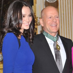 Bruce Willis et sa femme Emma Heming - Paris le 11 02 2013 - Bruce Willis reçoit les insignes de commandeur de l'ordre des Arts et des Lettres des mains d'Aurélie Filippetti, ministre de la Culture et de la Communication. VEEREN / BESTIMAGE