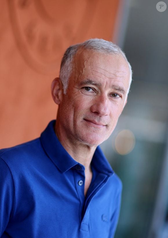 Gilles Bouleau - Célébrités au Village lors des Internationaux de France de tennis de Roland Garros 2023 à Paris le 10 juin 2023. © Jacovides-Moreau/Bestimage