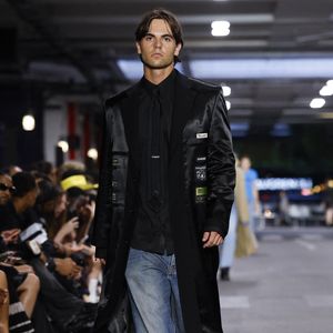 Jayden James Federline, le fils de Britney Spears au défilé Vêtements Printemps-Été 2027 lors de la Fashion Week masculine de Paris le 26 juin 2026. DPA/ABACA