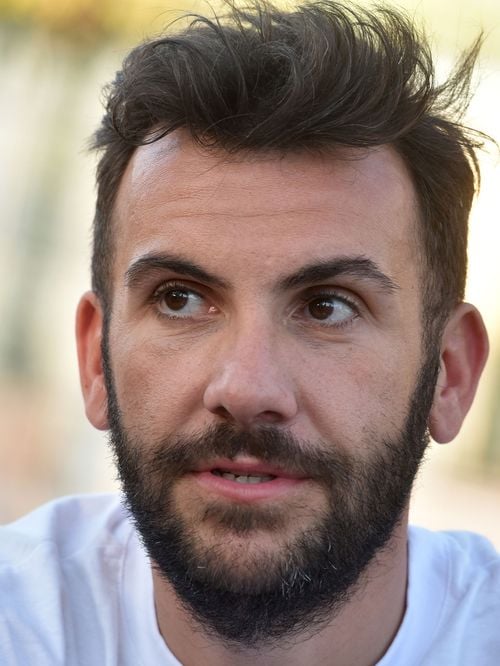 Laurent Ournac à deux doigts d’être arrêté ? La star de Camping Paradis raconte ce qui aurait pu lui coûter cher aux États-Unis