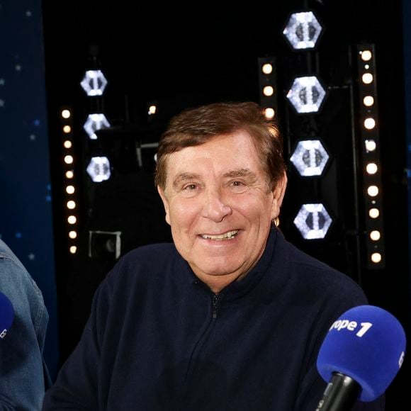 Malgré ces nouveaux éléments, l'animateur ignore toujours qui a tué son père et pourquoi.

Exclusif - Jean-Pierre Foucault lors de la 500 ème de Culture et Média sur Europe 1 en présence de nombreux invités, à Paris, France, le 23 janvier 2026. © Jack Tribeca/Bestimage