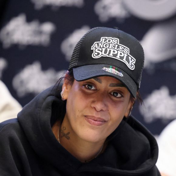 Amel Bent - Conférence de presse de la nouvelle édition du Foot-Concert organisé par le Réseau A.Ma.N.D./Huntington Avenir à la LDLC Arena à Lyon le 11 Novembre 2024. Cet événement solidaire unique en France rassemble le sport et la musique pour lutter contre les maladies neurodégénératives. © Dominique Jacovides/Bestimage