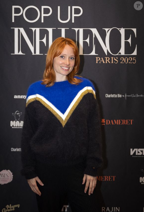 La série compte huit épisodes et se termine lundi prochain.

Claire Romain - Photocall du pop up store influence à Paris le 12 octobre 2025. © Florent Lavieille - Rachid Bellak / Bestimage