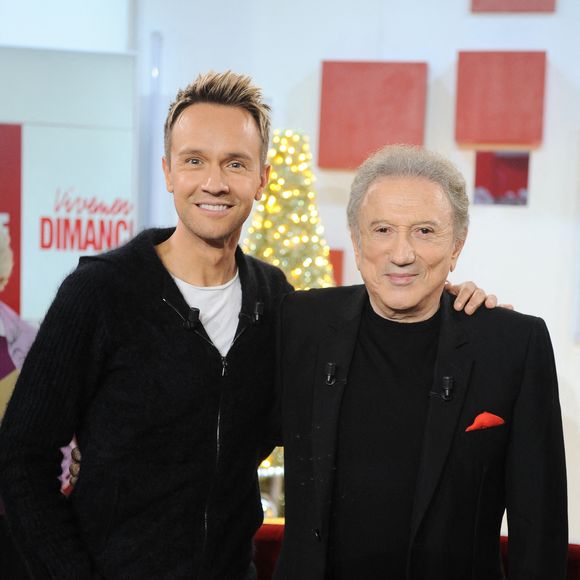 Exclusif - Cyril Féraud et Michel Drucker - Enregistrement de l'émission "Vivement dimanche" au studio Rive Gauche, présentée par M. Drucker le 19 novembre 2025, avec une diffusion sur France 3 le 28/12/2025. © Guillaume Gaffiot / Bestimage