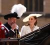 Elle y accompagnait le prince William ce lundi 16 juin 2025 pour célébrer le plus ancien et le plus prestigieux ordre de chevalerie de Grande-Bretagne.
Le prince William, prince de Galles (Le prince William, prince de Galles) et Catherine, princesse de Galles (Catherine (Kate) Middleton, princesse de Galles), montent dans une calèche après la cérémonie de l'Ordre de la Jarretière à la chapelle St George, château de Windsor, le 16 juin 2025 à Windsor, Angleterre.
© Ian Vogler/MirrorPix/Bestimage