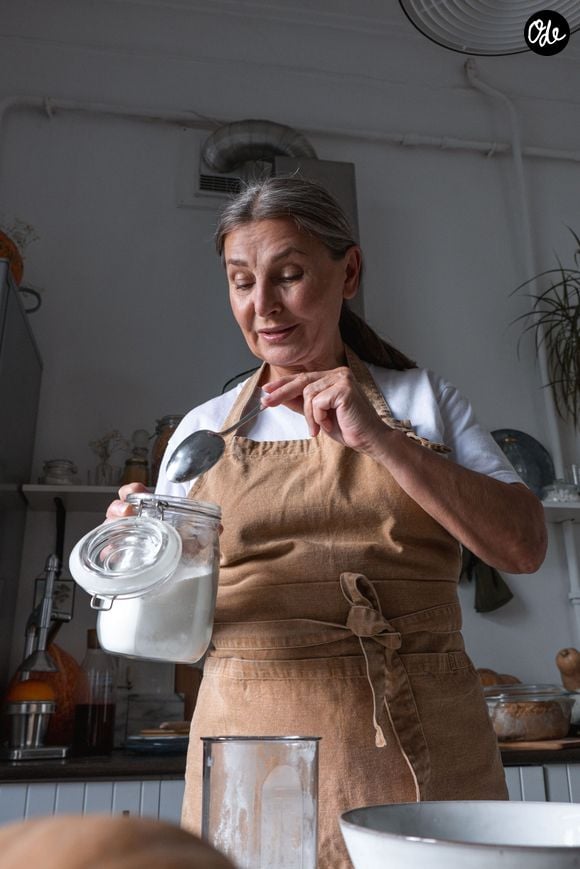 Incontournable pour récurer la cuisine ou désodoriser la maison, cette poudre fine préserve également la fragilité des matériaux.