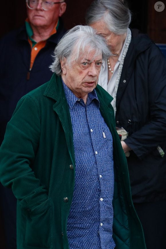 Le chanteur, célèbre pour “Capri c’est fini”, a donné un concert en Lorraine récemment.

Hervé Vilard à la sortie des obsèques de Jean Tibéri, maire de Paris de 1995 à 2001, en l'église Saint-Etienne-du-Mont à Paris le 3 juin 2025.

© Christophe Clovis / Bestimage