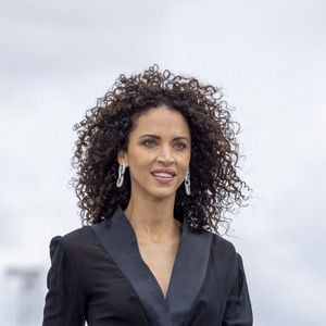 Alors qu'elle était une mannequin connue dans le monde entier et amoureuse de Claude Makelele, la jolie métisse traversait une période des plus sombres moralement. 

Noémie Lenoir lors du défilé de mode "Le Défilé L'Oreal Paris 2021" lors de la la Fashion Week printemps/été 2022 sur le parvis des droits de l'homme à Paris, France, le 3 octobre 2021. © Olivier Borde/Bestimage