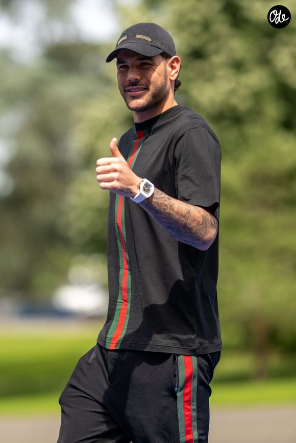 Théo Hernandez - Les joueurs de l'équipe de France de football arrivent au centre d'entraînement de la Fédération française de football (FFF) à Clairefontaine-en-Yvelines, au sud-ouest de Paris, France, en vue de la Coupe du monde de la FIFA 2026, le 29 mai 2026. © Pierre Perusseau/Bestimage
