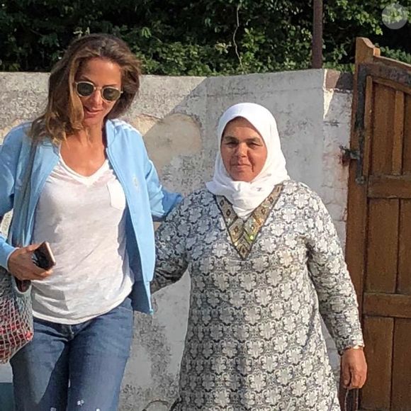 Le mari de Mélissa Theuriau et père de Léon et Lila a ainsi confié avoir eu de grosses difficultés lorsqu'il a commencé à gagner plus d'argent car son entourage ne le voyait plus comme avant.

Mélissa Theuriau et sa belle-mère Fatima, la maman de Jamel Debbouze, sur Instagram, le 7 juin 2020.