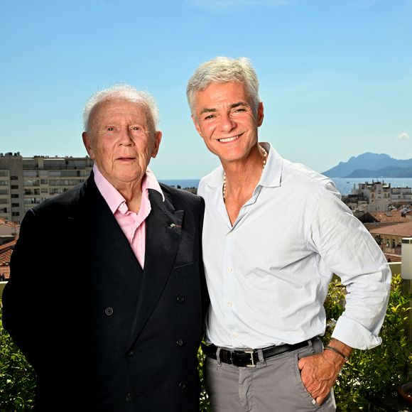 Son ami proche Cyril Viguier a donné de ses nouvelles.

Exclusif - Rendez-vous avec Philippe Bouvard et sa femme Colette à leur domicile à Cannes, France, le 24 août 2022, pour une interview avec Cyril Viguier pour TV5 Monde. © Bruno Bebert/Bestimage