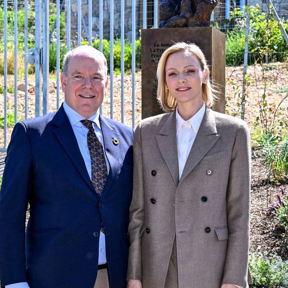 Le prince Albert II, son épouse Charlène ou encore la princesse Stéphanie ont inauguré les nouveaux locaux flambant neufs de la SPA de Monaco à Peille.

Le Prince Albert II et la Princesse Charlène de Monaco ont visité les nouveaux locaux de la SPA monégasque. 

© Bruno Bebert/Bestimage