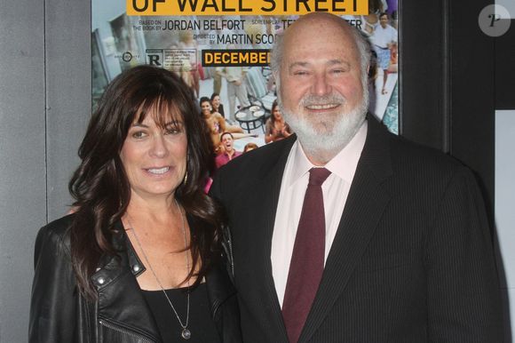 Le couple a été retrouvé sans vie dans sa maison de Los Angeles.

New York, Rob Reiner et sa femme Michele Singer Reiner auraient été retrouvés poignardés à leur domicile.
Backgrid USA / Bestimage